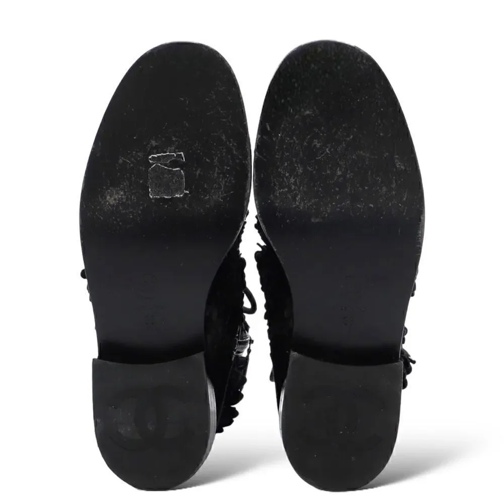 CHANEL Camellia CC Cap Toe Combat Boots & Leather Embellishments | US8 | IT38 |
